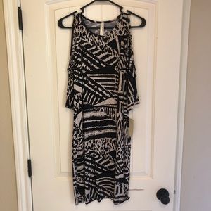 Loveappella - 3/4 Sleeve Cold-Shoulder Print Dress